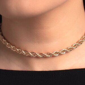 Paparazzi Jewelry Accessories - Never Lose ROPE - Gold Necklace - Vintage